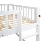 Cama baja tipo loft de tamaño completo con escalera y tobogán