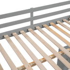 Cama alta con escalera, estantes y escritorio