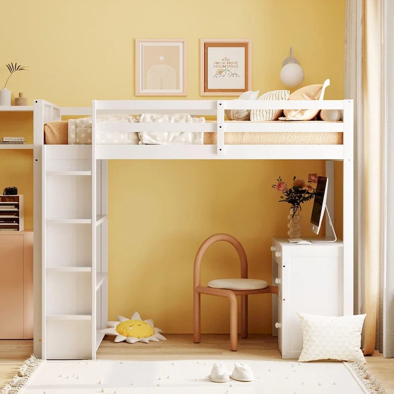 Cama alta con escalera, estantes y escritorio