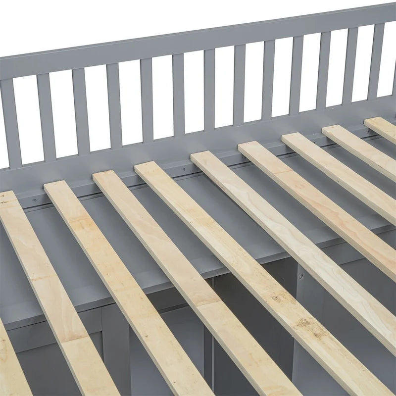 Cama alta tipo loft para casa de tamaño completo con escalera y armario